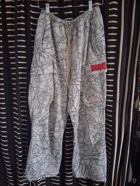 CHNGE  Branch-Print Cargo Pants